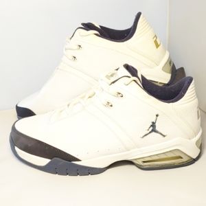Jordan Team Reign Law White/ Silver Men's Shoes